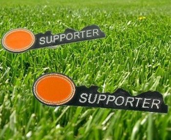 Crachá de Adepto de Futebol Laranja (12 un)