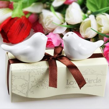 Conjunto de Sal e Pimenta "LOVE BIRDS" Lembrança Casamento (5 unid.)