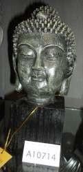 Estátua de Buda com Pedestal (25 cm) – Decoração para Revenda