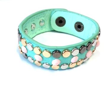 Pulseira turquesa com tachas (1 un.)